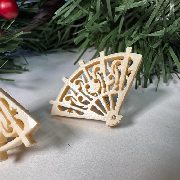 Vintage Mid-Century Carved Bone + 925 Sterling Screw-Back Earrings 1.3" - Picture 9 of 10